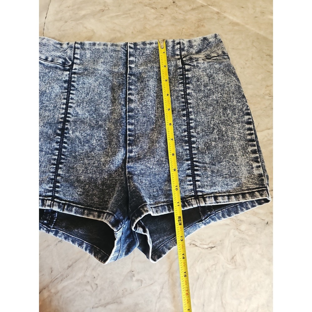 Silence+Noise UO Size 6 Rosie Curved Hem Acid Wash Micro Pinup Shorts Bimbocore - Picture 7 of 7